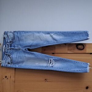 Kan Can Jeans Size 5/26 Light wash jeans.  Distressed. Ankle Skinny